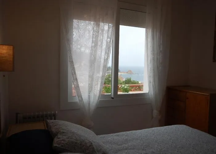 Lets Holidays Beautiful House Sea Views *