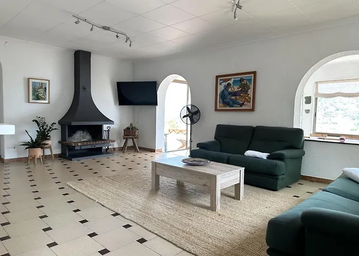 Lets Holidays Beautiful House Sea Views *