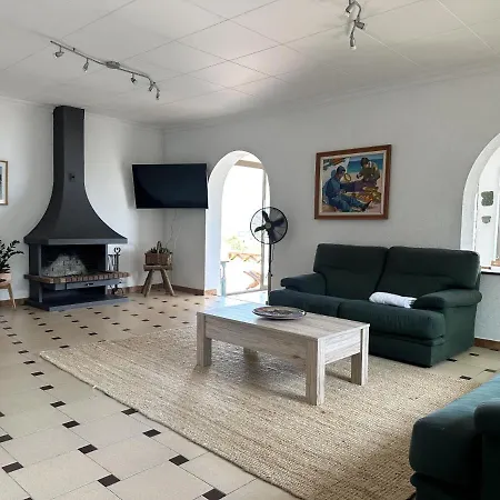 Lets Holidays Beautiful House Sea Views *